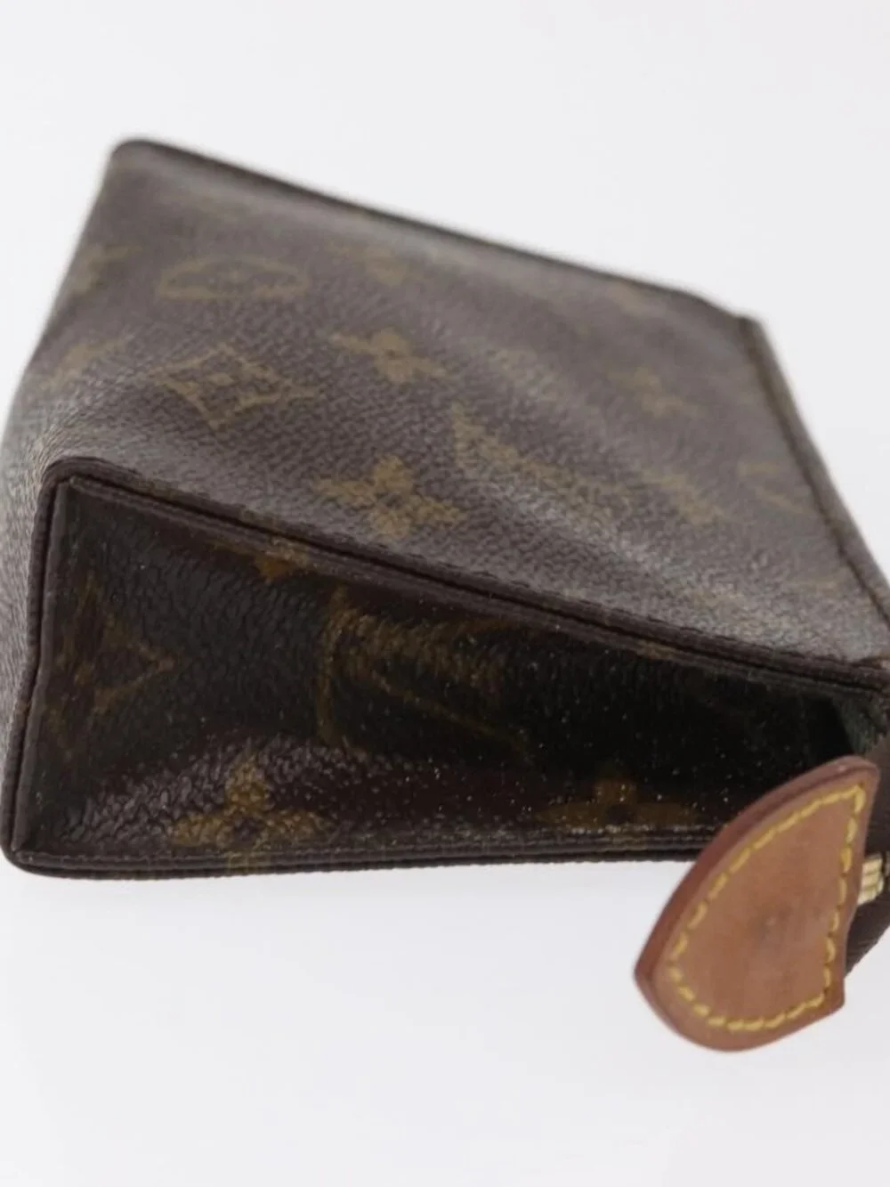 LOUIS VUITTON Monogram Poche Toilette 15 Pouch M47546 LV Auth 168185